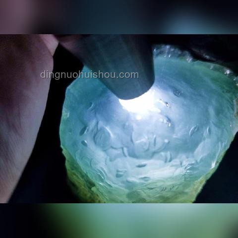 荔枝王拍卖：跨界思维下的天价果实